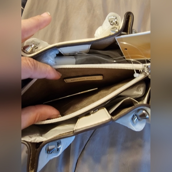 🆕️Micheal Kors Zena Small Convertible Chain Messenger - Picture 3 of 9